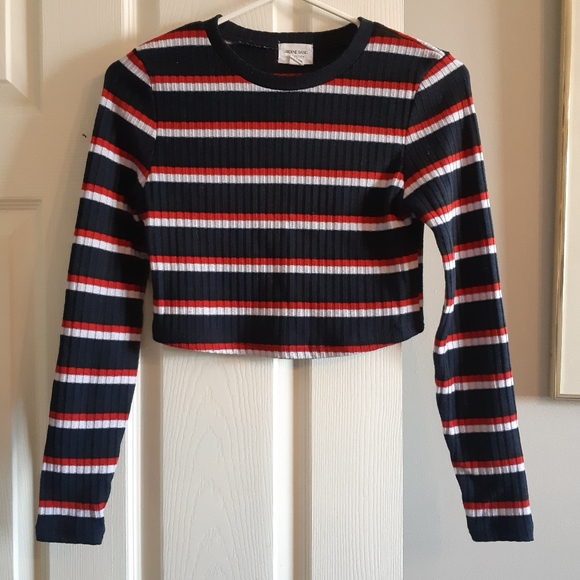 Navy, Red, and White Long Sleeve Crop Top - Picture 4 of 8